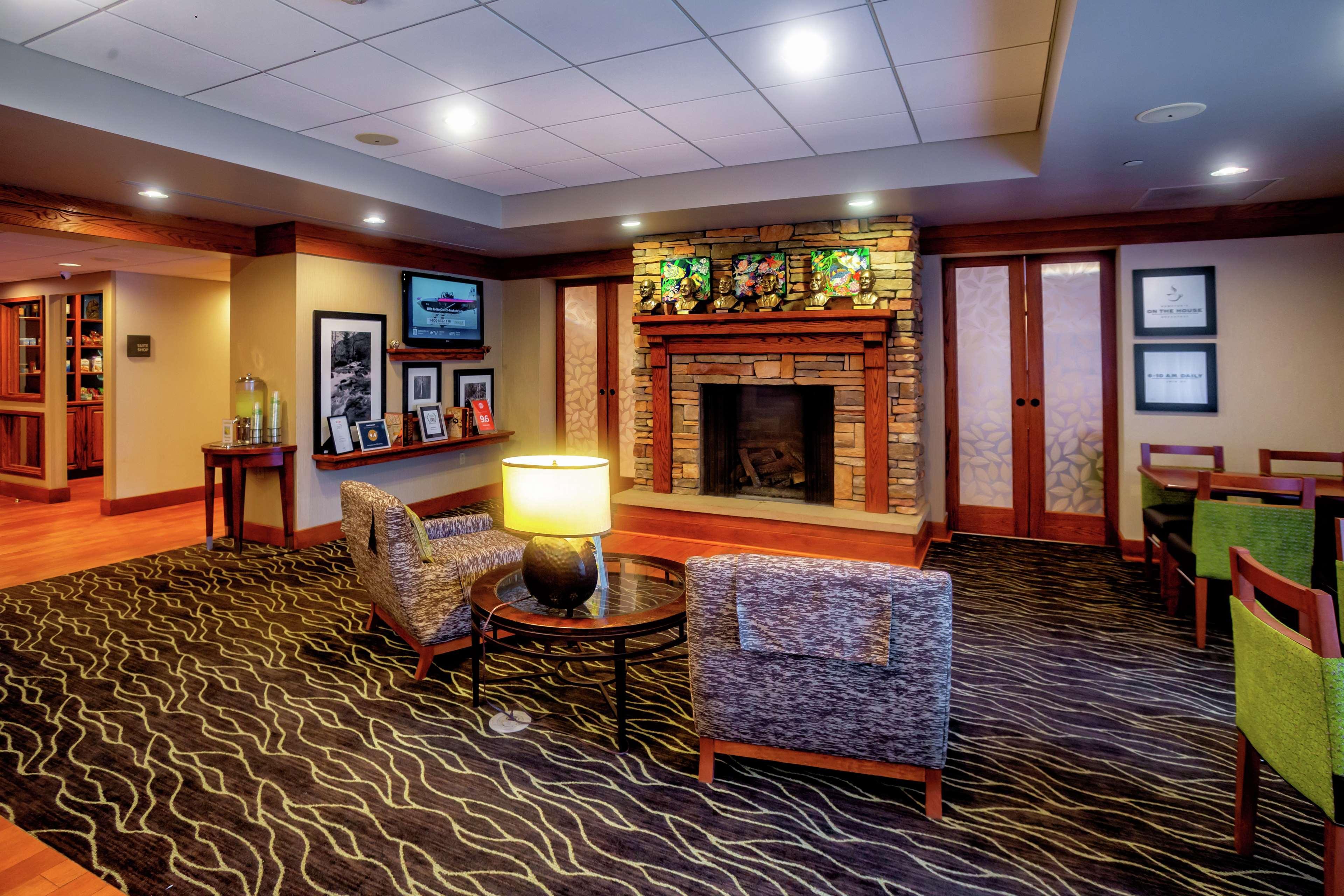 Hampton Inn Wheeling Exterior foto